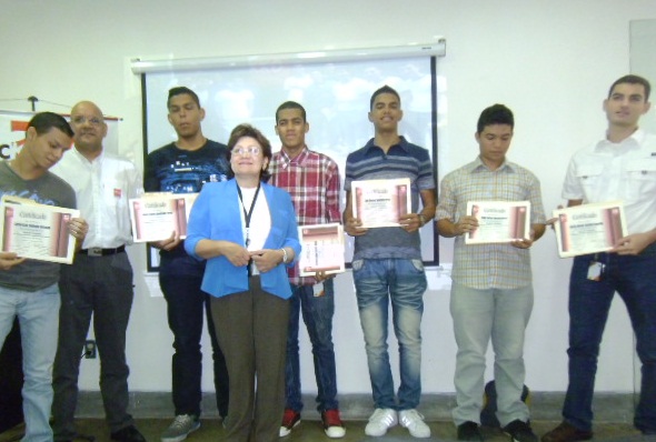 Cacao Real Certifica a estudiantes de Fe y Alegría